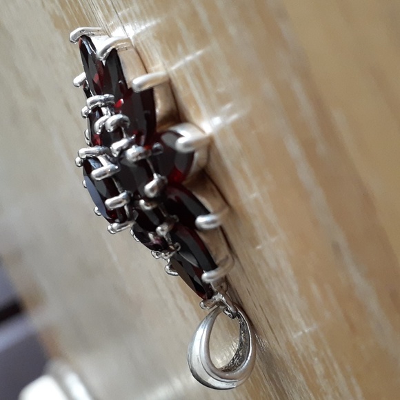 Sterling Silver & Dark Red Gem Pendant RR115 - Picture 15 of 17